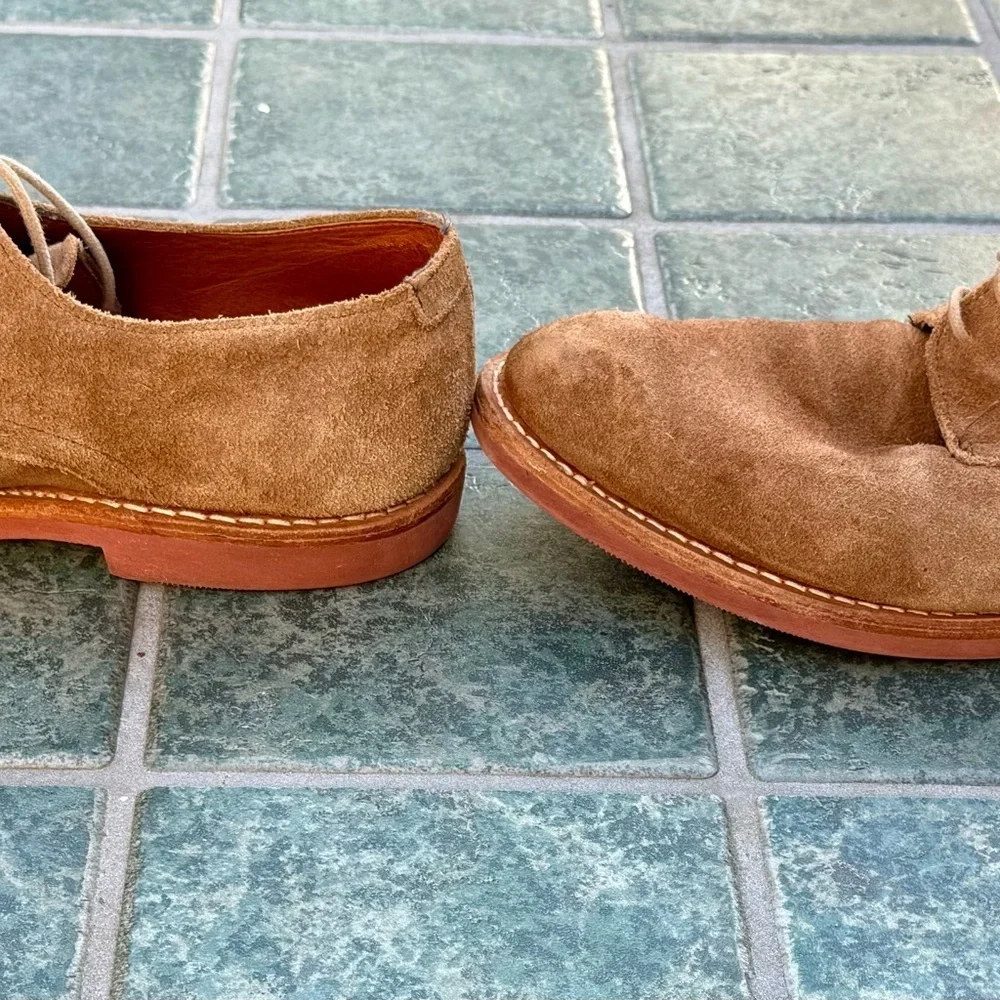Allen Edmonds Boone Suede Bluchers 9.5 Wide – Vibram Sole